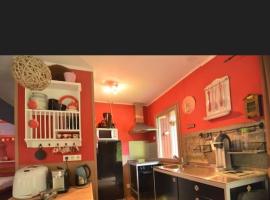 Agréable chalet en pleine nature，位于胡法利兹的酒店