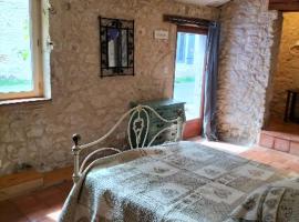 Chambre d'hôtes en Dordogne proche Eymet，位于Fonroque的酒店