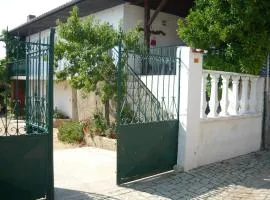 Cosy house in Braganca with large terrace and shared garden