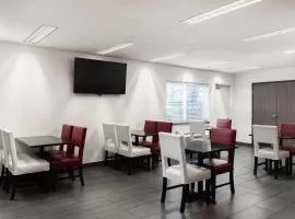 奥本/西雅图红狮酒店及套房