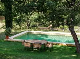 Villa elegante avec piscine privee a Ansouis vues montagne