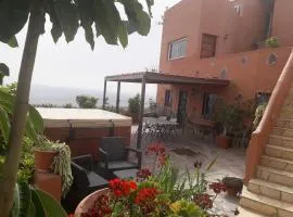 House with view and jacuzzi in Adeje