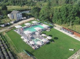 Відпочинковий Еко комплекс "Затишна садиба"，位于Luchin的乡村别墅