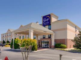 Sleep Inn & Suites near Fort Gregg-Adams，位于Riverdale的酒店
