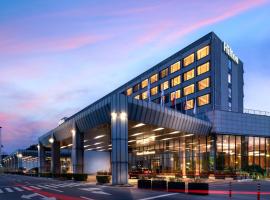 Hilton Clark Sun Valley Resort，位于克拉克的酒店