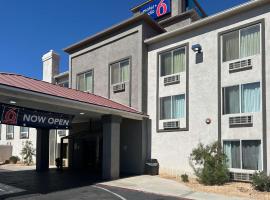 Studio 6 Suites Hesperia, CA West Main Street I 15，位于希斯皮里亚的酒店