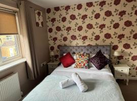 Huntingdon walk to town centre, cosy, Free parking，位于亨廷登的酒店