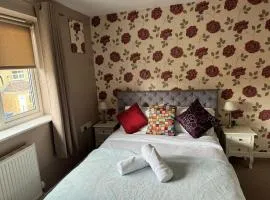 Huntingdon walk to town centre, cosy, Free parking