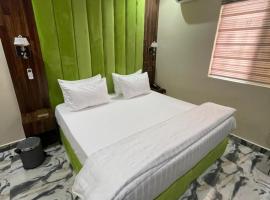 Masters Class Suites and Apartments，位于乌约的酒店