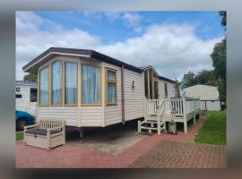 Mallard's Retreat Holiday Home at Port Carlisle near Bowness on Solway，位于Port Carlisle的豪华帐篷营地