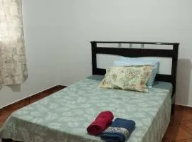 Quarto com cama de casal - Sobrado