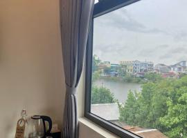 Hue Sweethouse 2 Homestay，位于顺化的酒店