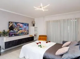 T3Appartement de luxe Croisette en face de la plage Martinez 80m2