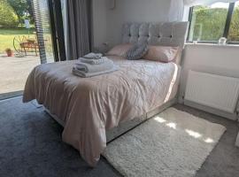 Private 1 Bed Apartment in peaceful location，位于Castlepollard的公寓