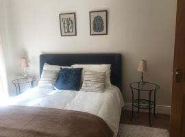 King En-Suite Bedroom，位于Ladysbridge的酒店