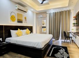 The Empire Studioz Hotel Golf Course Road Studio with Kitchen & Balcony One Horizon Center Paras Hospital Cyber City，位于古尔冈的酒店