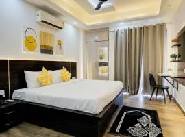 The Empire Studioz Hotel Golf Course Road Studio with Kitchen & Balcony One Horizon Center Paras Hospital Cyber City