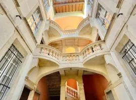 Au cœur du centre historique - Immeuble classé - Terrasse - climatisé