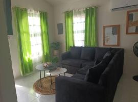 Caribbean Charm 2BR with Stunning Sea Views，位于迪斯卡弗里贝的酒店