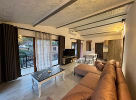 Sajmir Suites，位于佩尔梅特的酒店