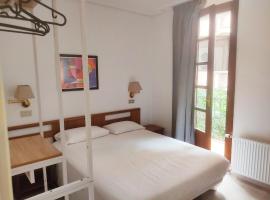 Hotel Lauxeta Berria，位于蒙希亚的酒店