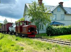 Sjönära Villa Lilla Emma, Jädraås, nära Kungsberget，位于Jädraås的酒店