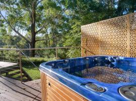 Angie's Beach House and Spa，位于文森提亚的带按摩浴缸的酒店