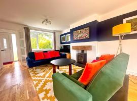 Funky 3-Bed House by Papermill, Deeside - Wirral，位于布兰博罗的酒店