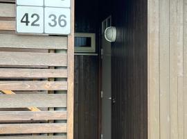 Kvileskogen 36，位于阿尔塔的带停车场的酒店