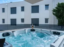 4 GENTLEMEN VILLAS with private jacuzzi