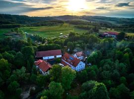 Turkusowa Wyspa，位于Wleń的豪华帐篷营地