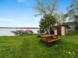 Relaxing Lakefront Cabin