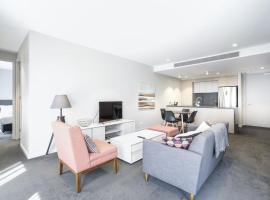 Kingston Foreshore Island - Waterfront luxury - Hosted by Canstay，位于金斯顿的酒店