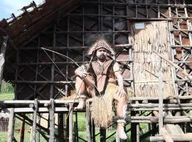 Rumsram homestay rumah etnik papua