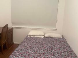 Ashburton Big room for rent，位于查斯顿的酒店