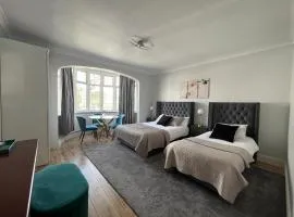 Madonna Halley Hotel