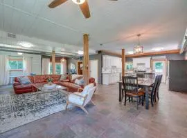 Peaceful Warrenville Home: 1 Mi to Herrick Lake!