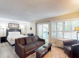 Condo 206 at North Creek Resort，位于蓝山的酒店