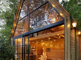 Onirico Refugio Hotel & Glamping，位于San Cristóbal的酒店
