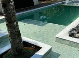 Casa Pé na Areia Condomínio fechado com piscina resort na Sununga - Ubatuba