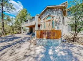 Elegant Cabin Among the Pines-Views, Near Downtown