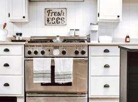 Cellar Suite at Winery and Vineyard，位于Waterford的酒店