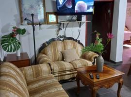 Apartamentos Rosarito.!! Con Vista al Mar !，位于罗萨里托的酒店