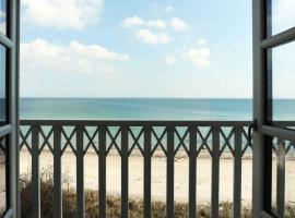 Beachhotel Atmosphere With Stunning Seaview，位于Idestrup的酒店