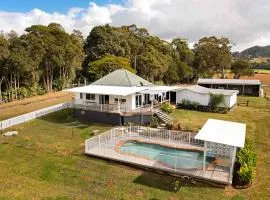 'Rail Trail Cottage'-Artisan rural Home 5 mins to pristine beach