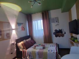 Happy Homestay at Fullerton Suites Condo near Nuvali and Tagaytay，位于锡朗的分契式公寓