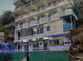 C Square food corner and Home stay，位于Delath的酒店