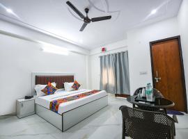 FabHotel The Yashobhumi Near Yashobhoomi Convention Centre，位于新德里的酒店