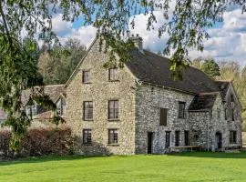 Elizabethan Manor at gateway to the Brecon Beacons