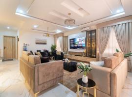 Luxury Lagos Apartment with 3 Bedrooms，位于拉各斯的酒店